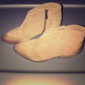 Vince Camuto ankle booties size:7.5